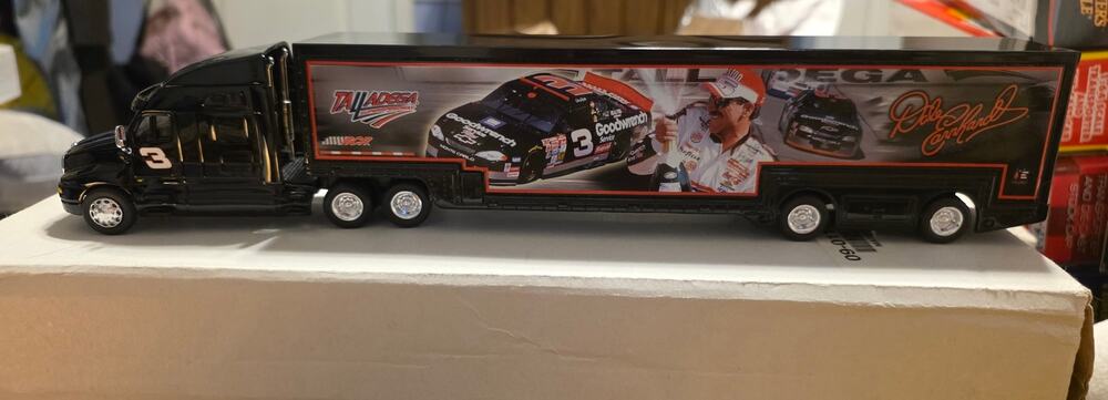 Dale Earnhardt #3 Goodwrench Talladega Track Tribute 2007 Hauler 1:64 Nascar